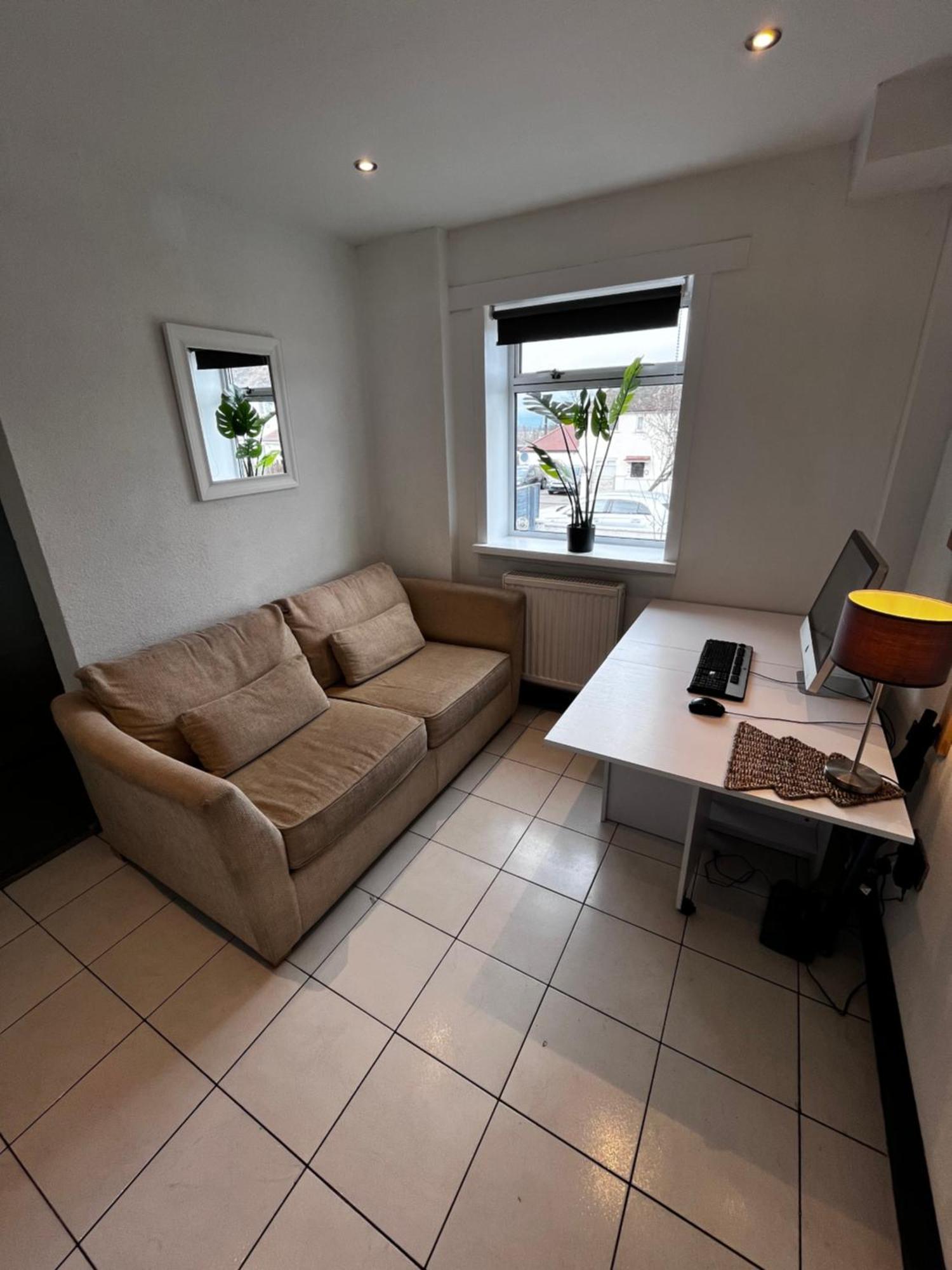 Dreghorn House 4 Bedrooms 3 Toilets 3 Reception Free Parking 233 Mbp Wifi EDI Kültér fotó